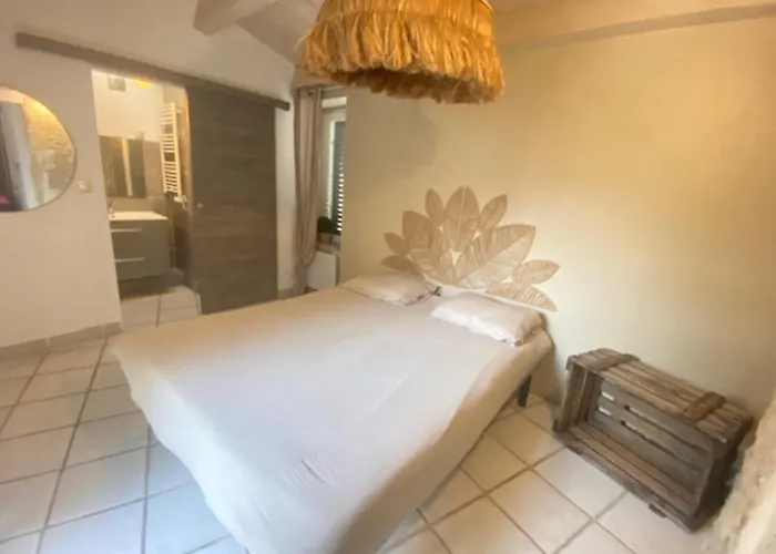 Charming House With Pool 10 Min From La Rochelle