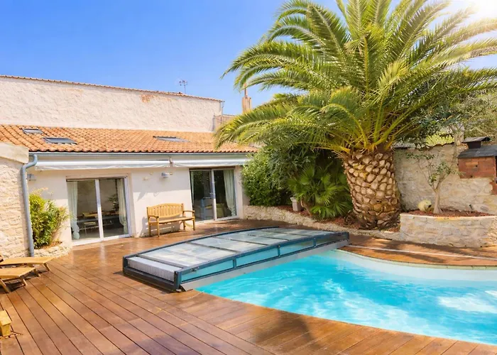 Charming House With Pool 10 Min From La Rochelle Ferienhaus